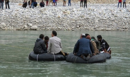 teen jump into river after they realise their parents knew the truth
