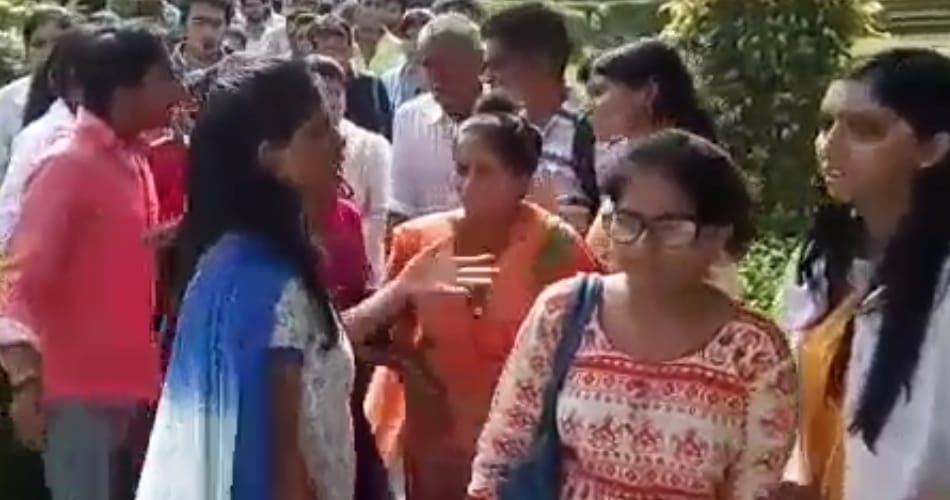 unemployment in india, btech degree holders applied for peon posts