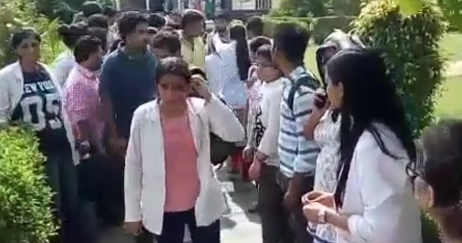 unemployment in india, btech degree holders applied for peon posts