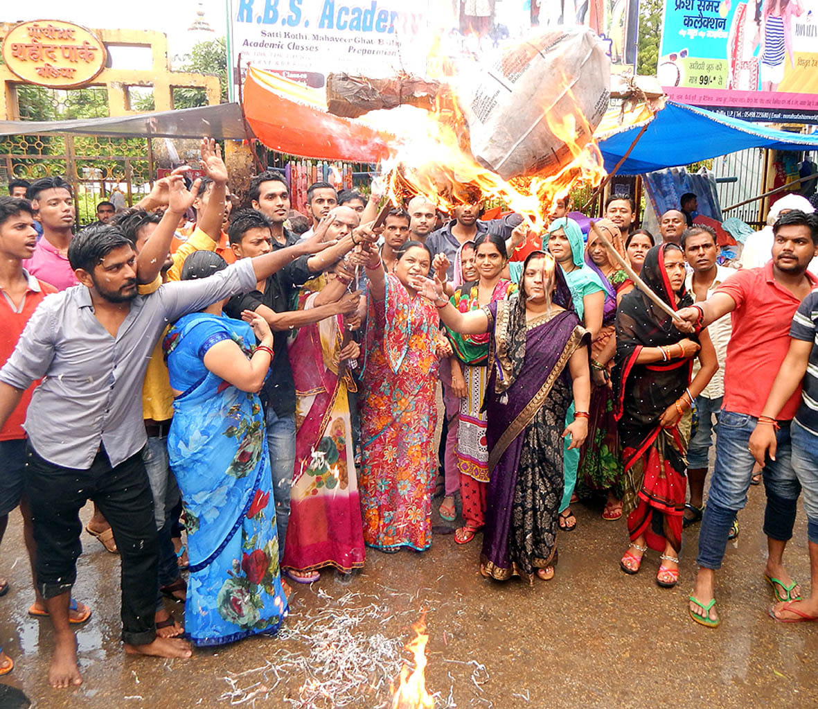 Dhayashankar came in support of women