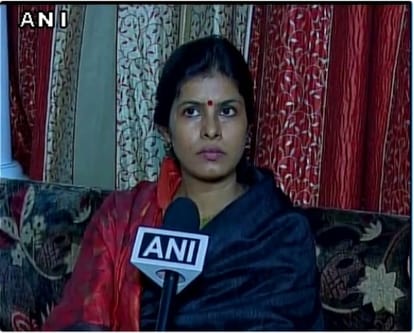 Dayashankar's wife attacked mayawati