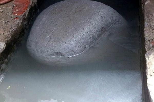 45 kg miracal stone found in bhiwani of haryana, people start to worship
