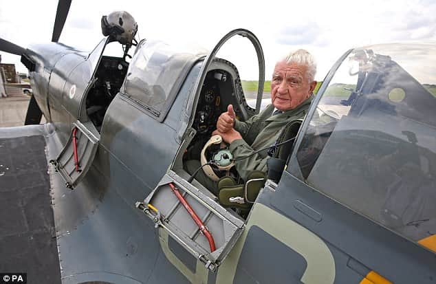 93 year old General Emil Bocek fulfils dream by flying in a Spitfire for a final time