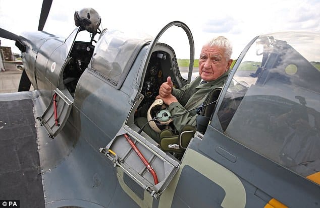 93 year old General Emil Bocek fulfils dream by flying in a Spitfire for a final time