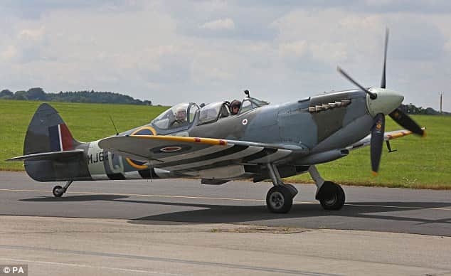 93 year old General Emil Bocek fulfils dream by flying in a Spitfire for a final time