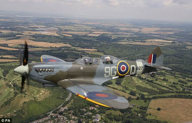 93 year old General Emil Bocek fulfils dream by flying in a Spitfire for a final time