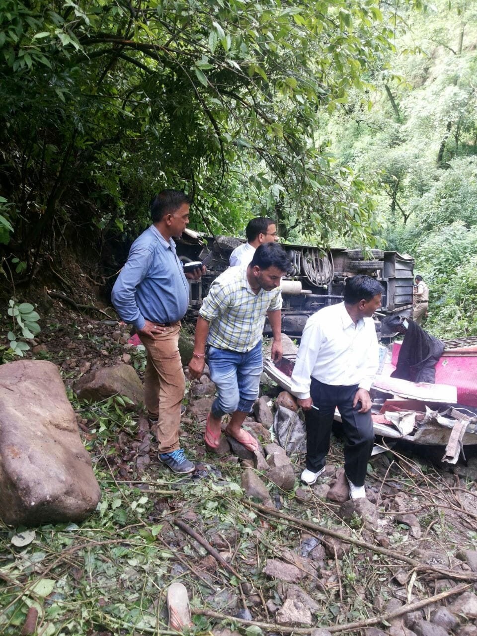 bus fell into gorge in tehri, three died.