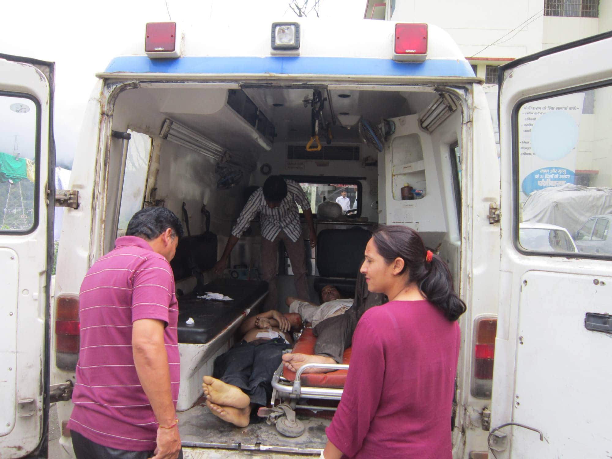bus fell into gorge in tehri, three died.