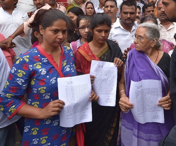 dayashankar wife logs fir against bsp leaders and mayawati