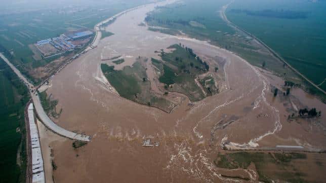 Heavy rain in China kills at least 87