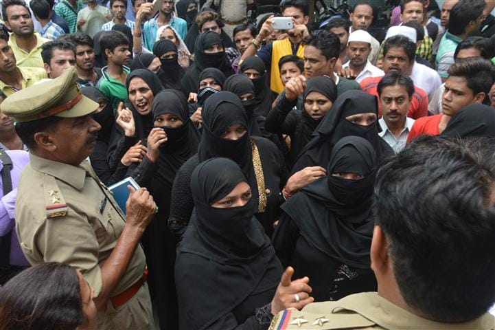 Hindus said ; How to stay here , and told Muslims Brai pain