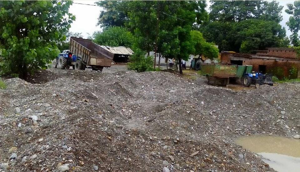 Illegal mining on at Shukkar Khhadd