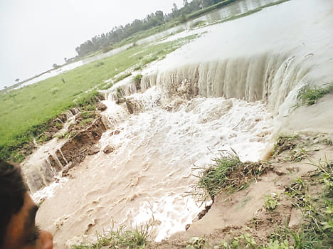 Pandu river discharged into the river tied Ufnai
