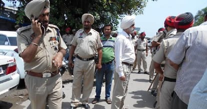 Storm around water offer , Kanvdion skirmish between the police and