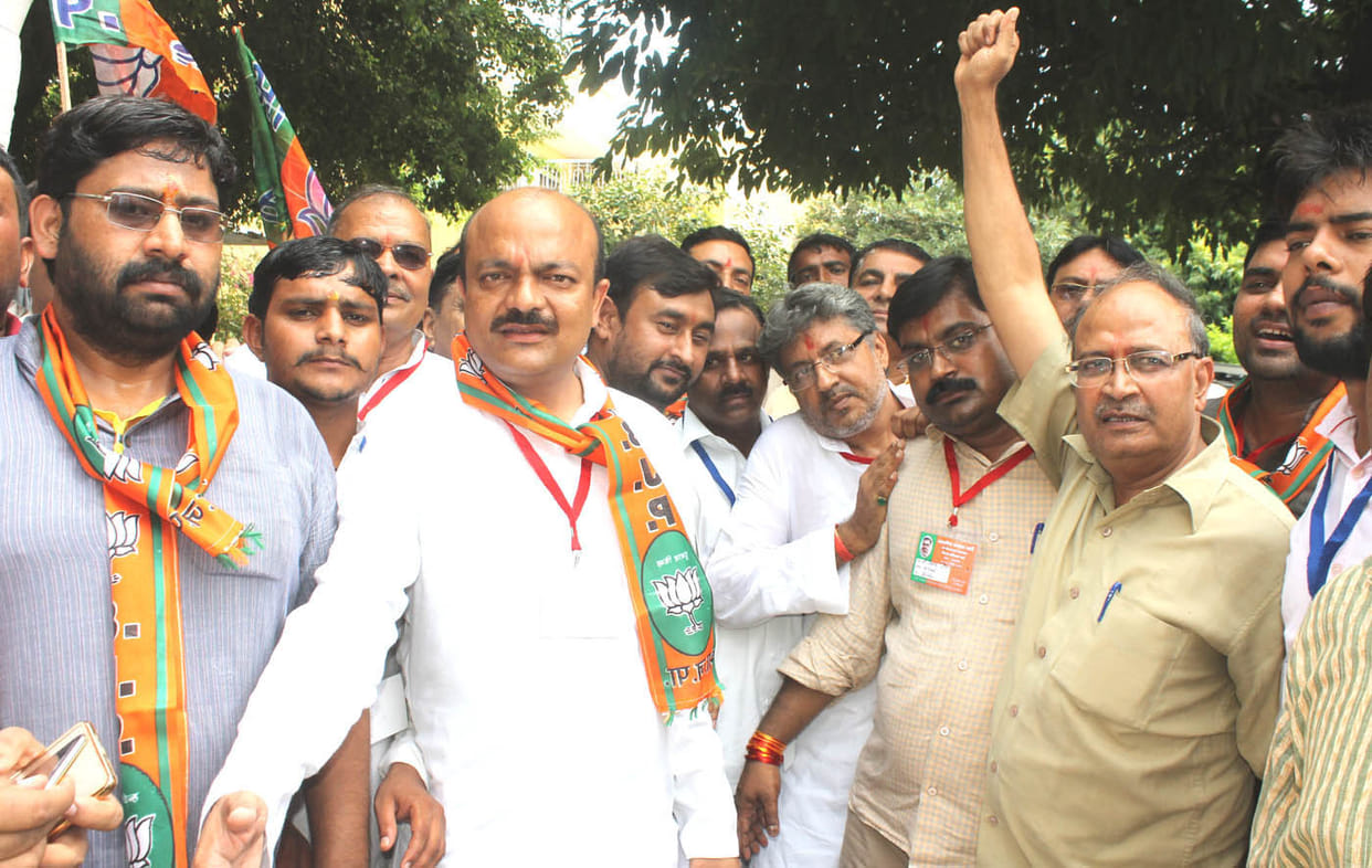 BJP women took to the streets for the sake of honor