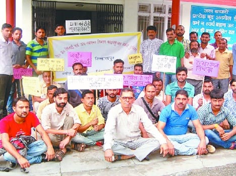 pump operator protest front of iph office.