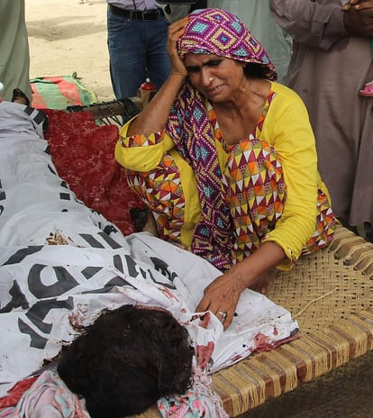 Pakistani Model Qandeel Baloch Father Wants Son To Be 'Shot'