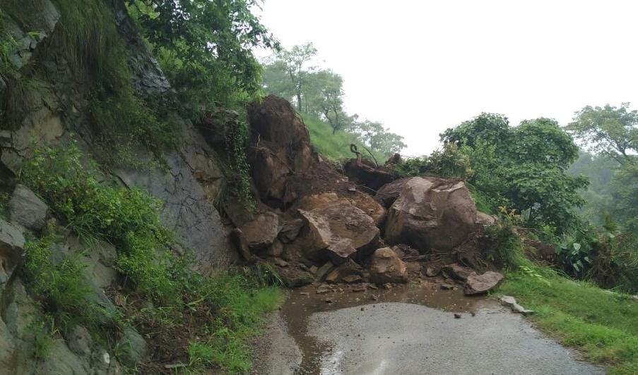 road block in Piplu