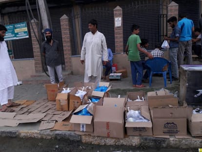 food crisis in srinagar due to curfew 