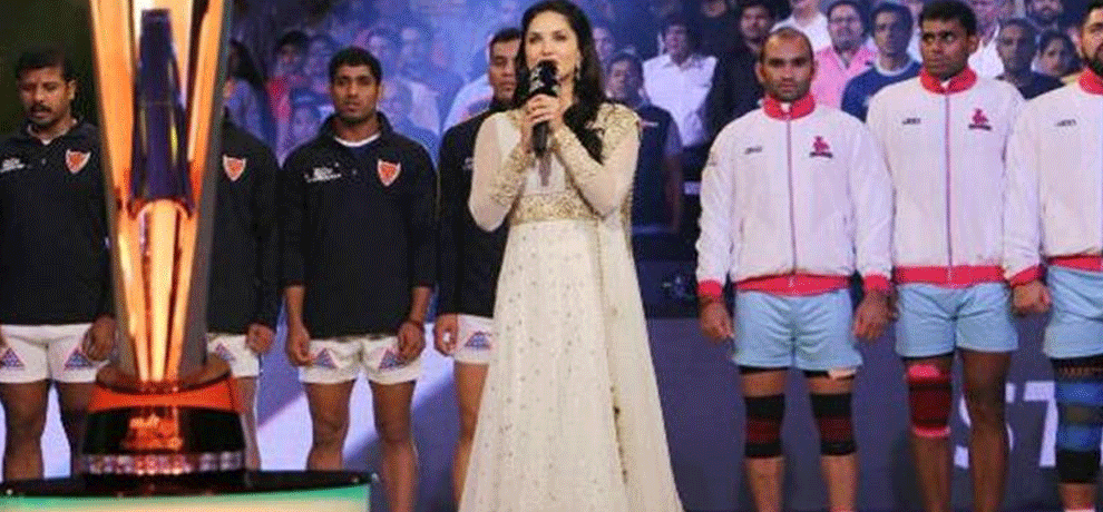 Sunny Leone in new problem after singing national anthem at Pro Kabaddi
