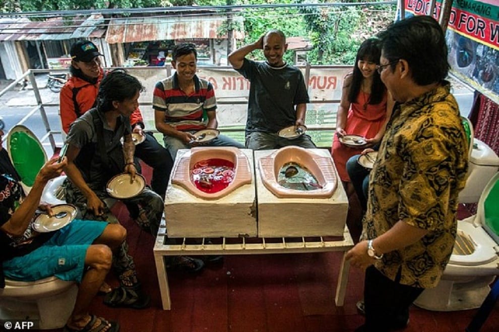 indonesia's new toilet cafe