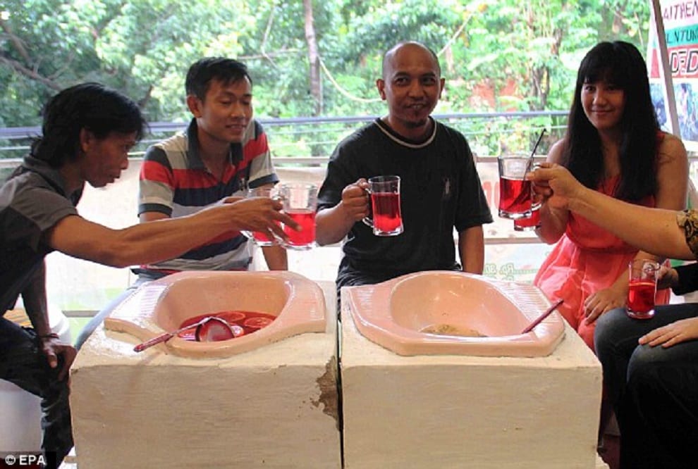 indonesia's new toilet cafe