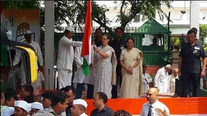 UP Election 2017: Congress flagged off 3 day bus yatra with #27SaalUPBehal