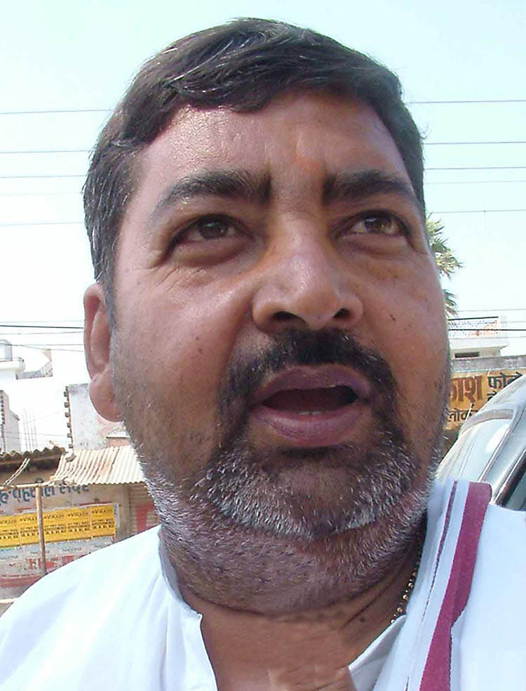 Former minister Virender split from the Congress, the signal sp