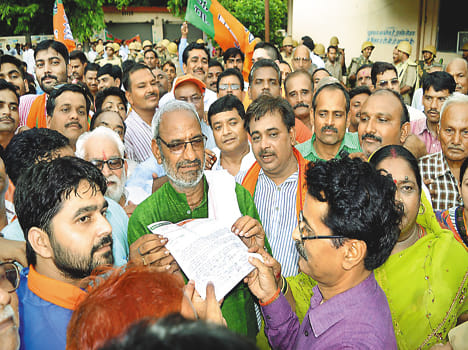 BJP in honor of the daughter came down the gauntlet