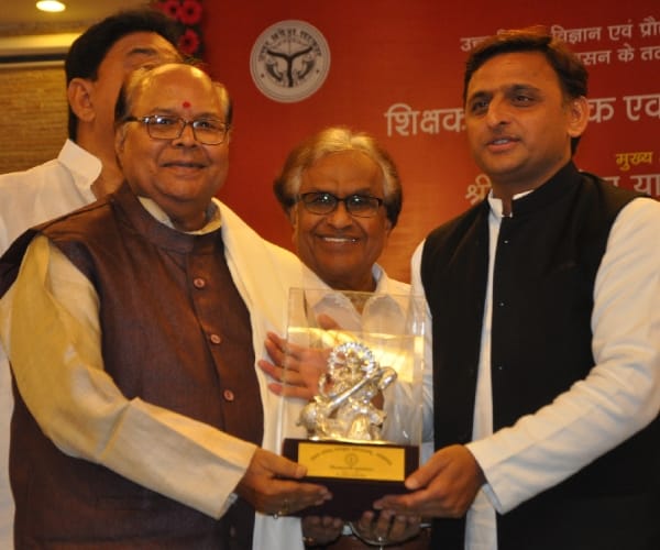 Chief minister akhilesh yadav honours  scientists and scholors.