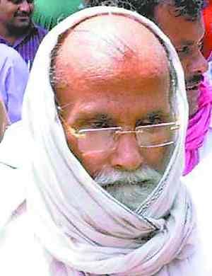 Gangster screws on Baba Parmanand