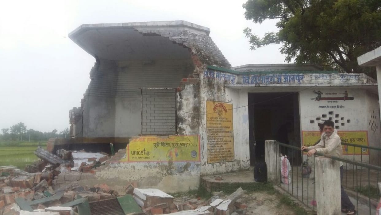 Brbrakr down school building