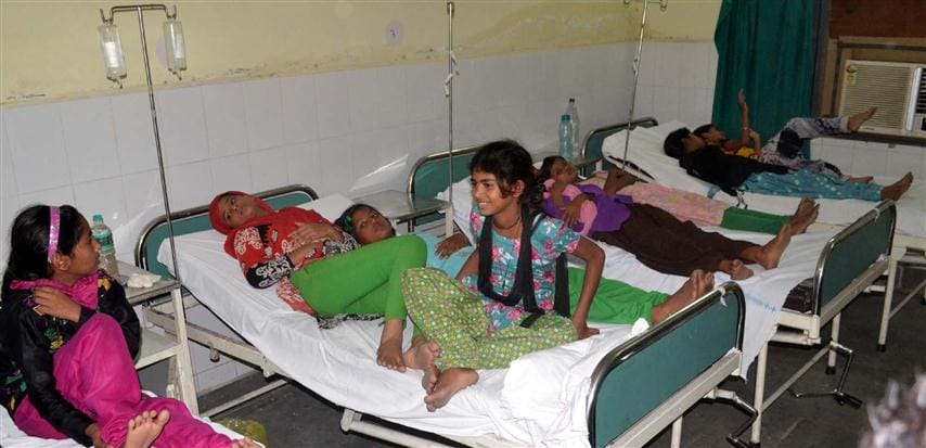 Two dozen students were victims of food poisoning