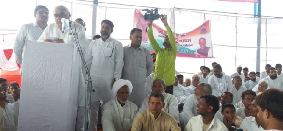black flags shown by farmers to bhoopinder singh hooda