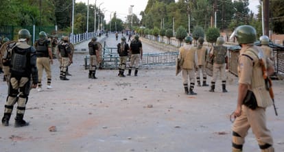 curfew continue in srinagar