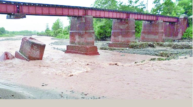 Railway bridge over the river collapsed pillar Sukro