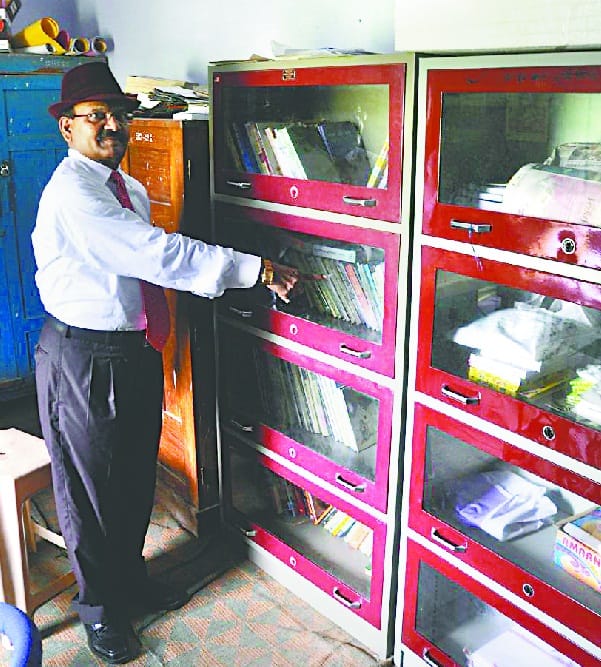 Change the appearance of the school Holkar Skania 