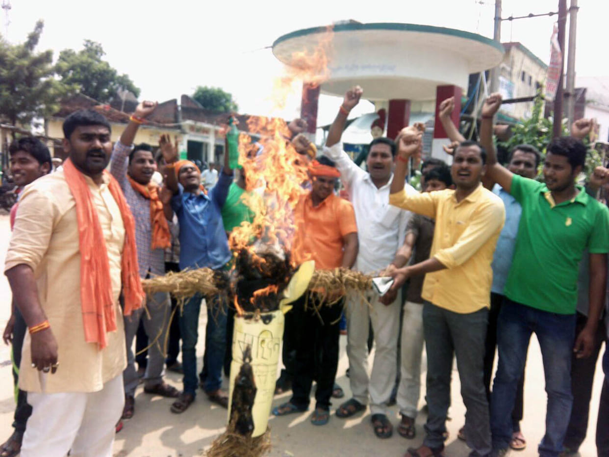 Hiyuwa burnt effigies of the BSP leader