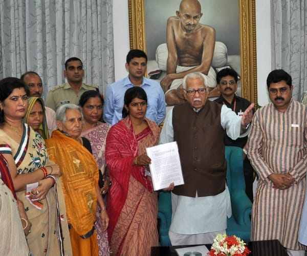  swati singh meets to governor of Uttar pradesh.