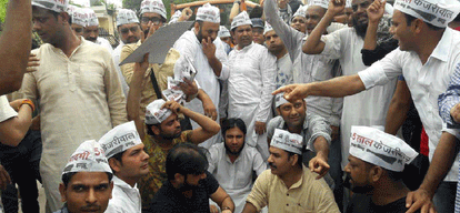 aap finding itself in problem in three states polls due to arrest of mlas