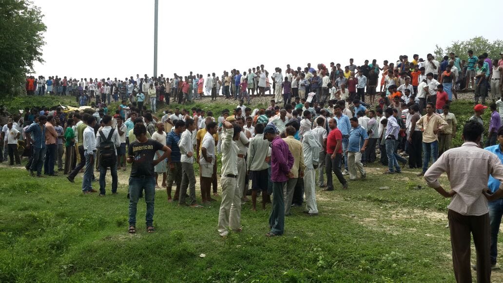 Tata Magic-train collision, 9 schoolchildren died, several injured
