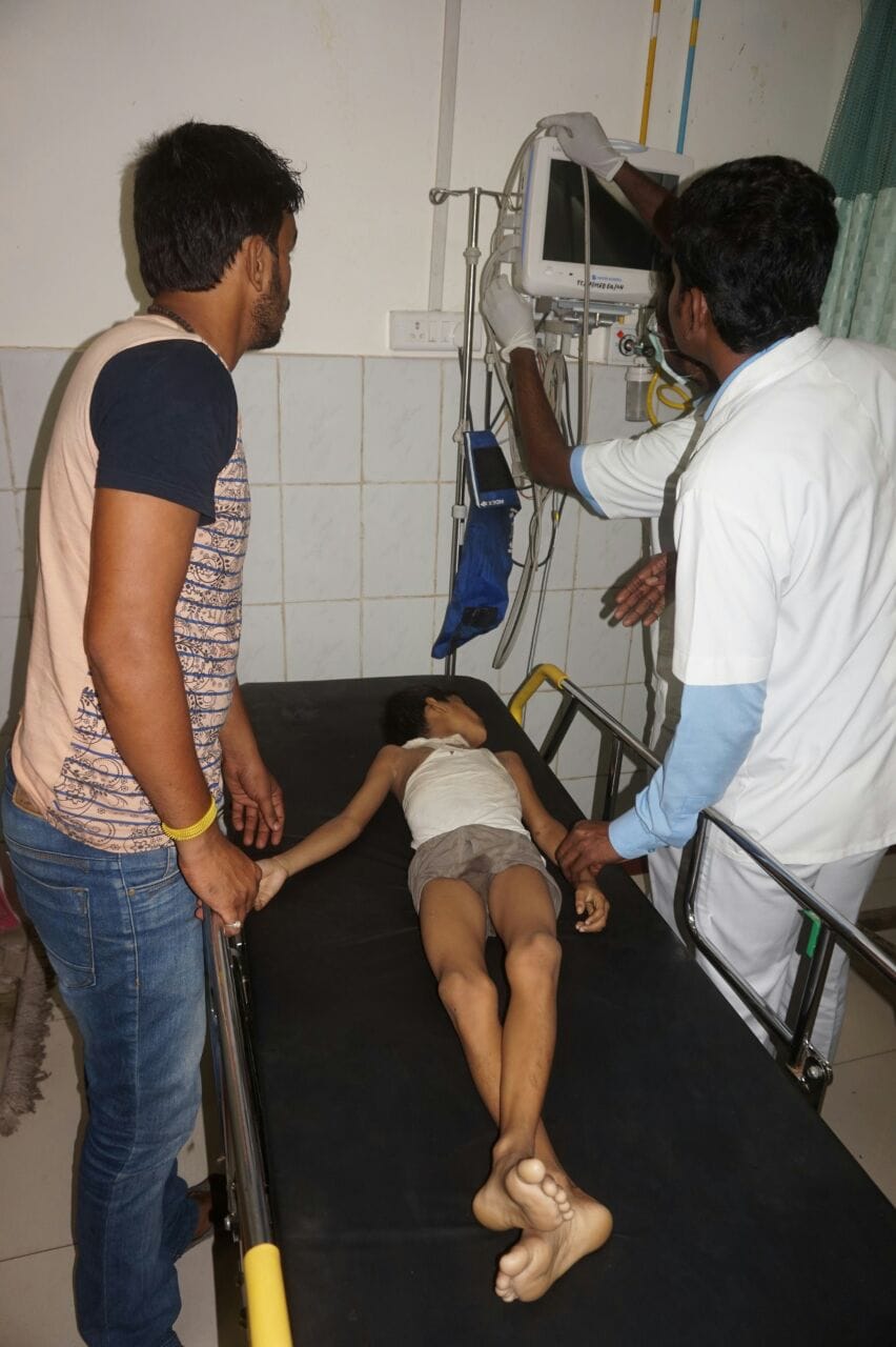 Tata Magic-train collision, 9 schoolchildren died, several injured