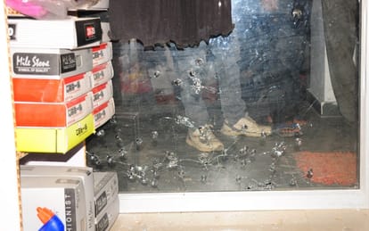 bomb blast in readymade shop in lucknow