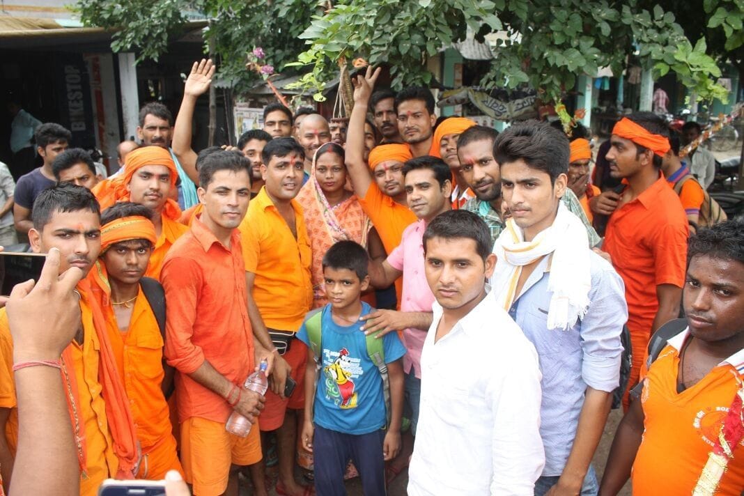 devotees descended to Jalabhishek