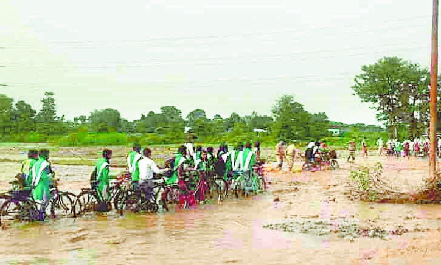 Ufnaia Kirodha broomstick, a half-hour closed Purnagiri route