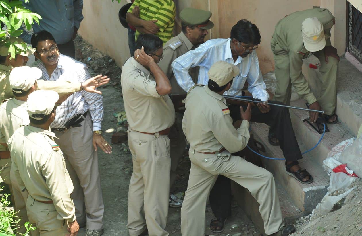 leopard caught by villagers and forest team.