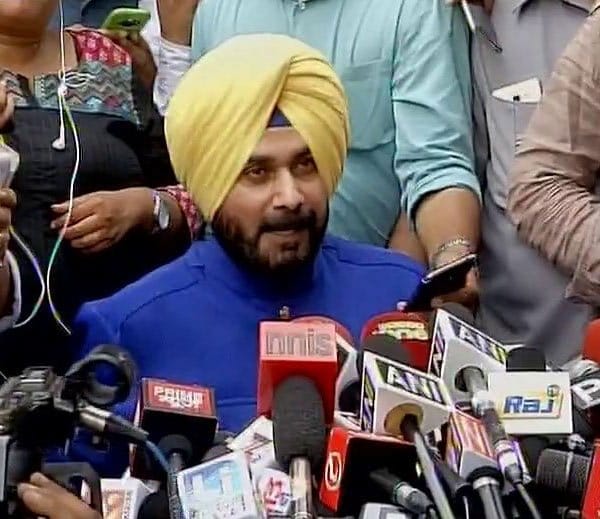 Sidhu on the tightrope you taking steps, not ready to move forward from the back patting Party