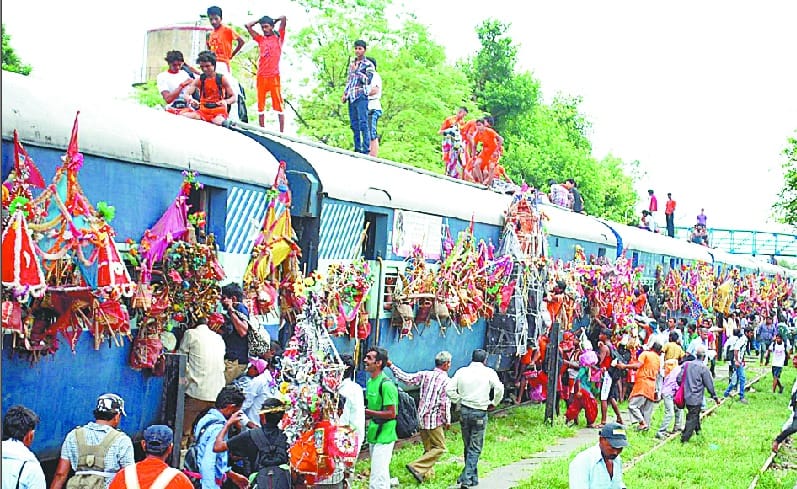 On the roof of the train trip