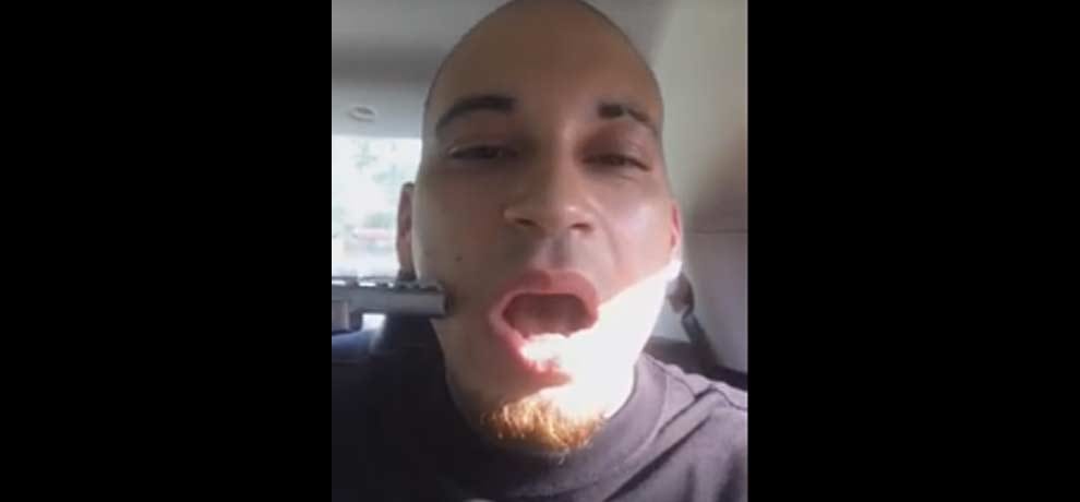Rapper's strange act, shot himself with a revolver on the cheek