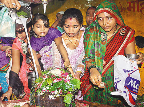 Shiva devotee simple, "bomb-bomb innocent '